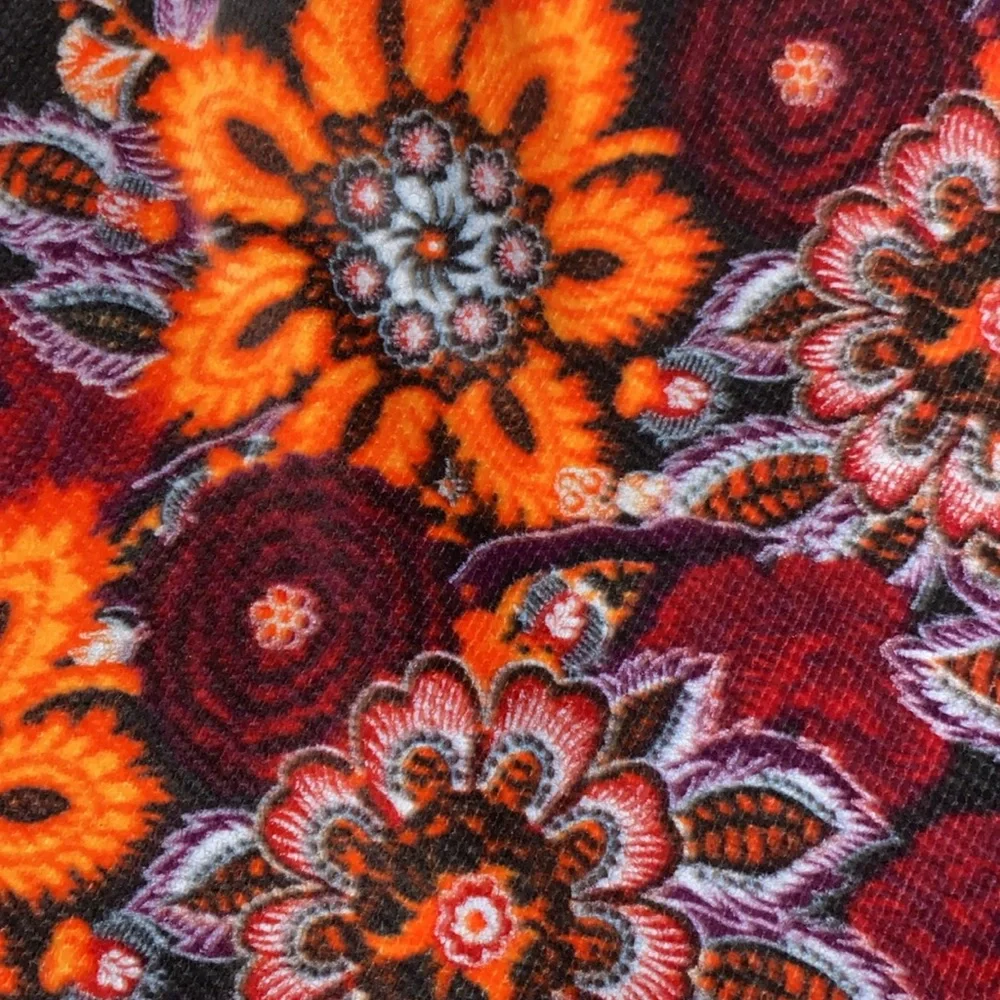 Free People Vintage floral embroidered mini skirt excellent like new size Large